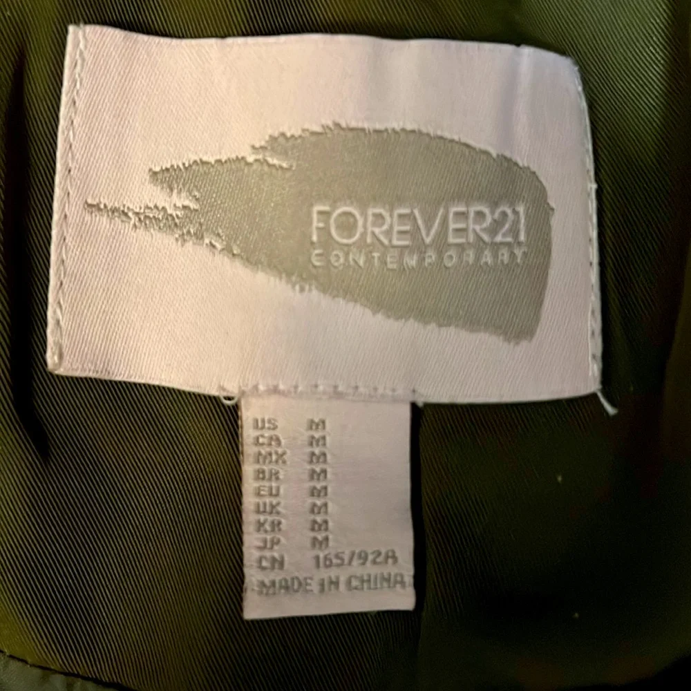 Forever 21 Quilted Satin Bomber Jacket in Olive Green. - Picture 7 of 7